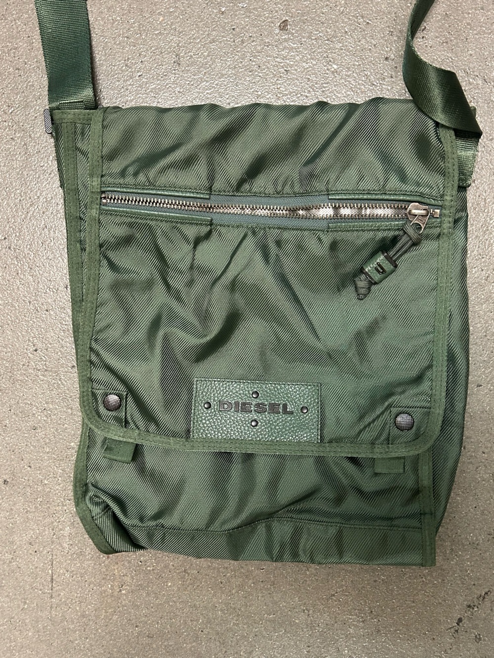 Diesel Olive Green Cross Body Bag with Zipper Pouch - Picture 2 of 6